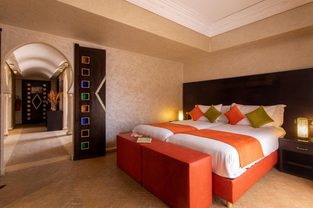 Dellarosa Boutique And 4*