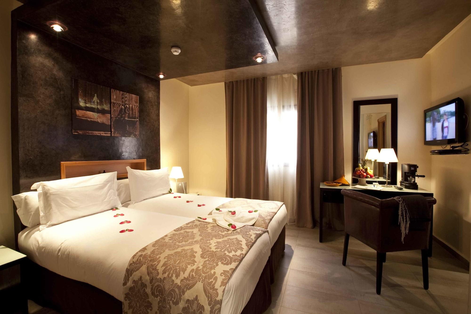 Dellarosa Boutique And Marrakesh