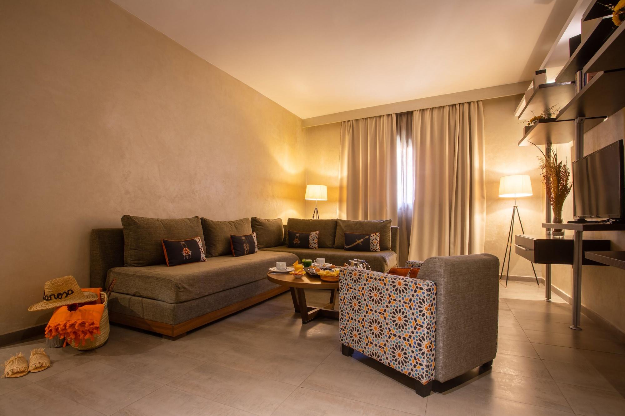 Dellarosa Boutique And Hotel 4*