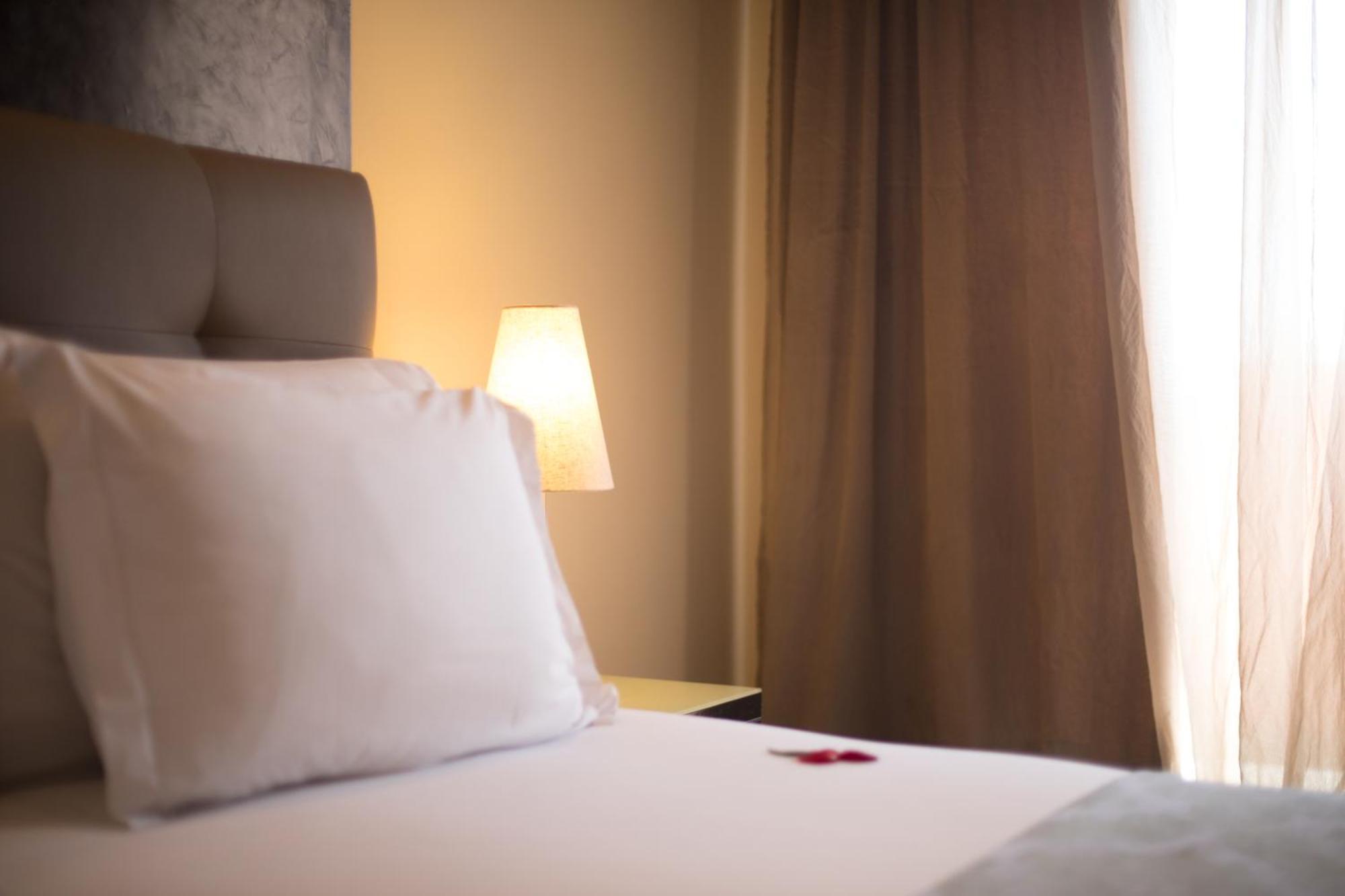 Dellarosa Boutique And 4*