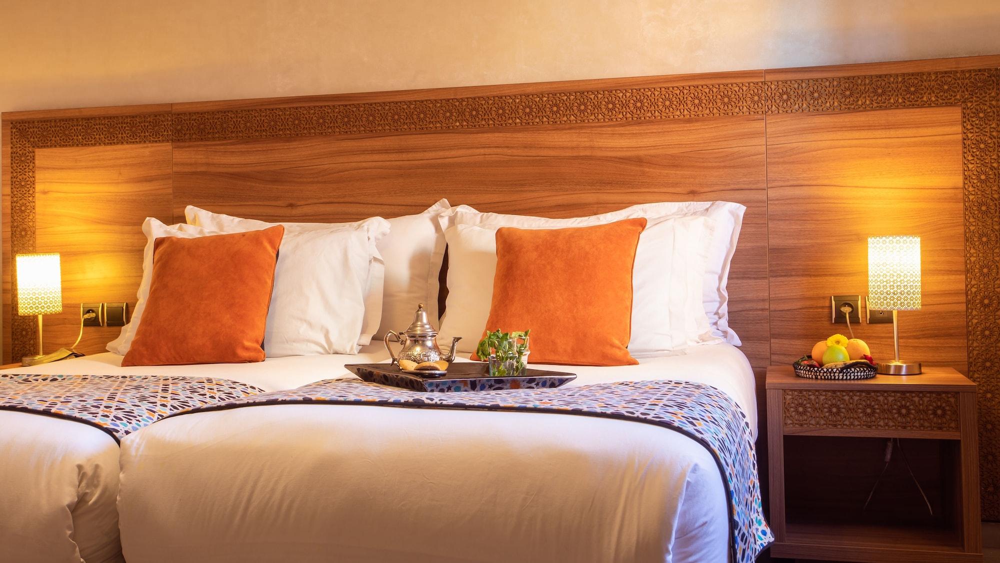 Dellarosa Boutique And 4*